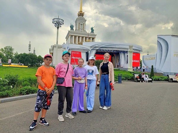 Активисты школ округа - на выставке -форуме "Россия" в Москве.